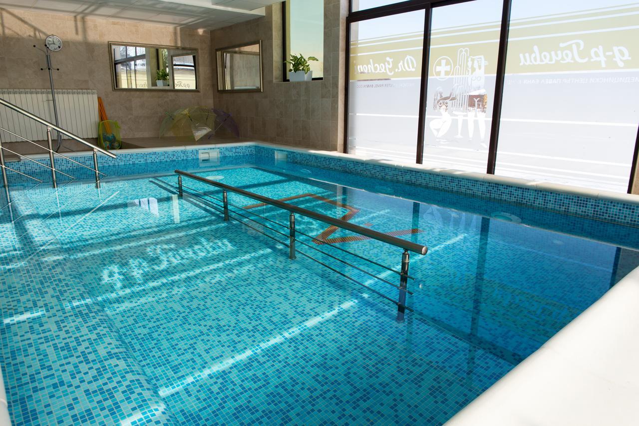 Hotel-Clinic Dr. Gechevi Pavel Banja Exteriör bild
