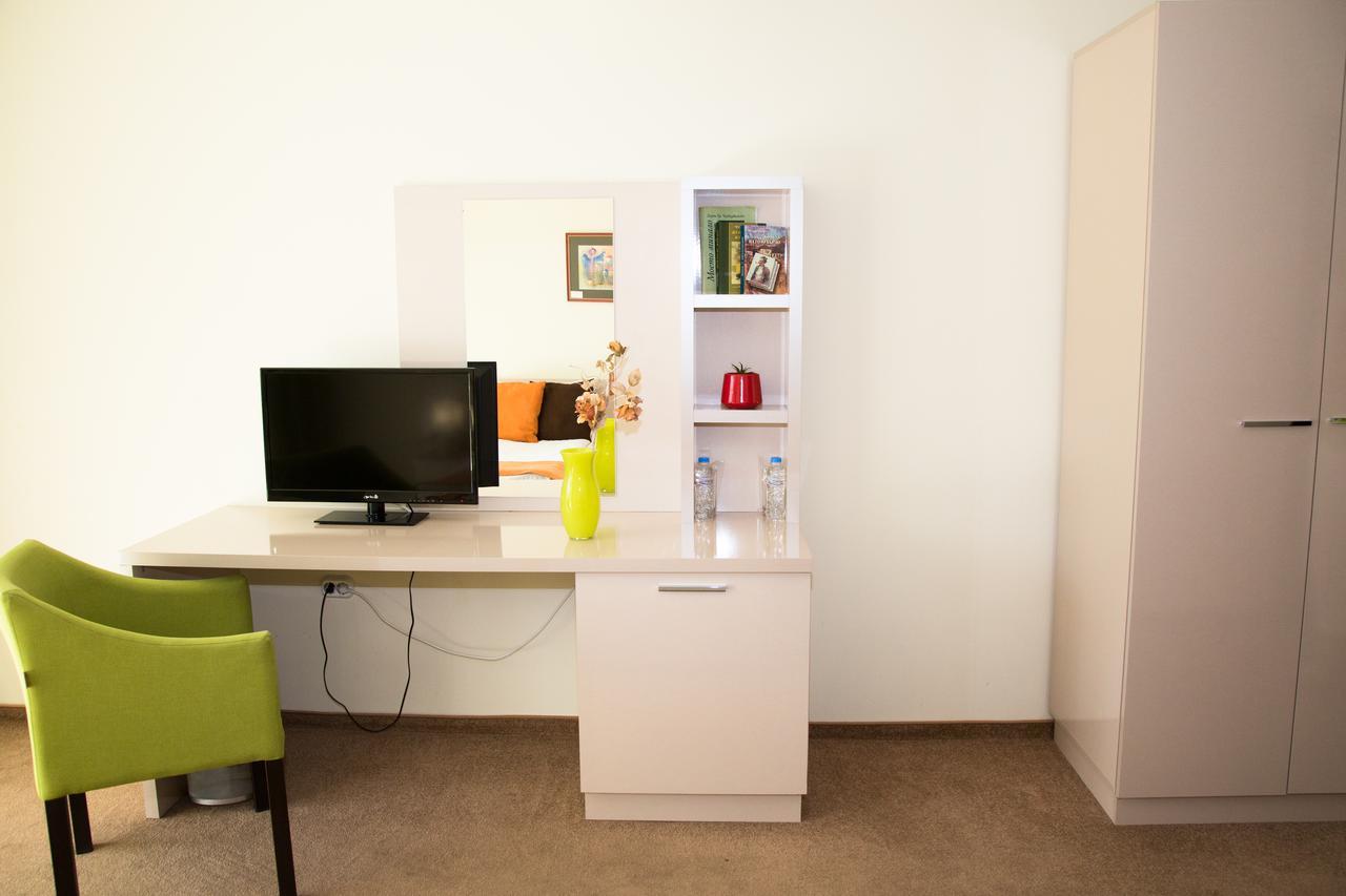 Hotel-Clinic Dr. Gechevi Pavel Banja Exteriör bild