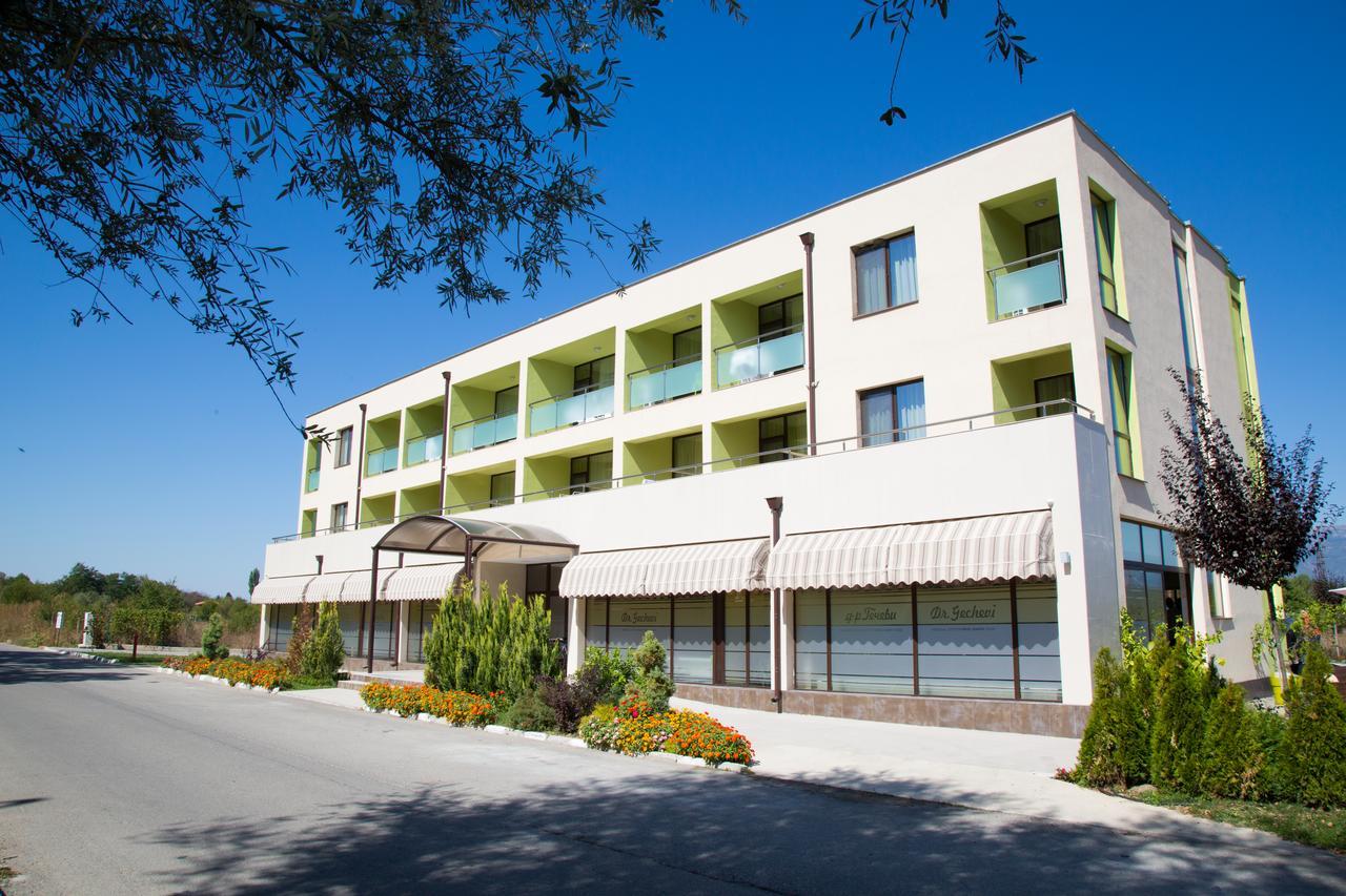 Hotel-Clinic Dr. Gechevi Pavel Banja Exteriör bild