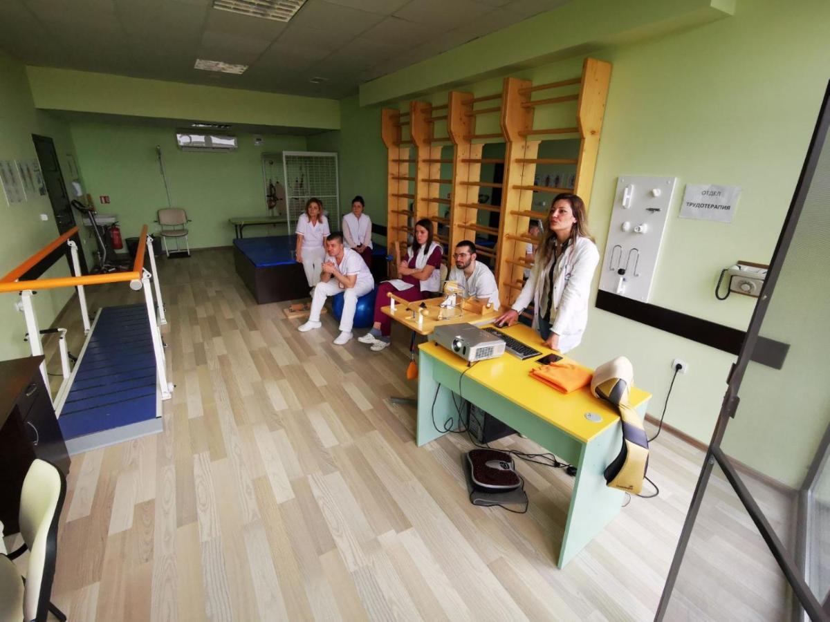 Hotel-Clinic Dr. Gechevi Pavel Banja Exteriör bild