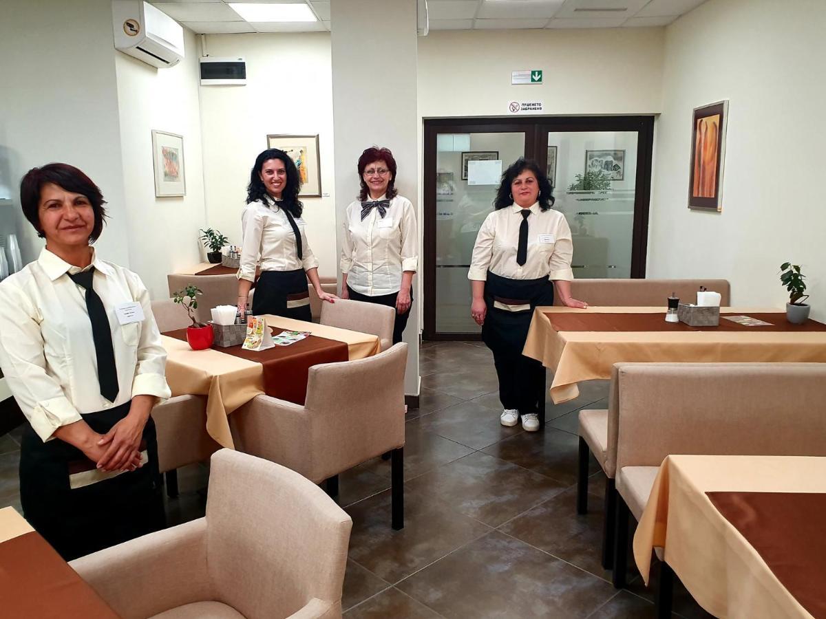 Hotel-Clinic Dr. Gechevi Pavel Banja Exteriör bild