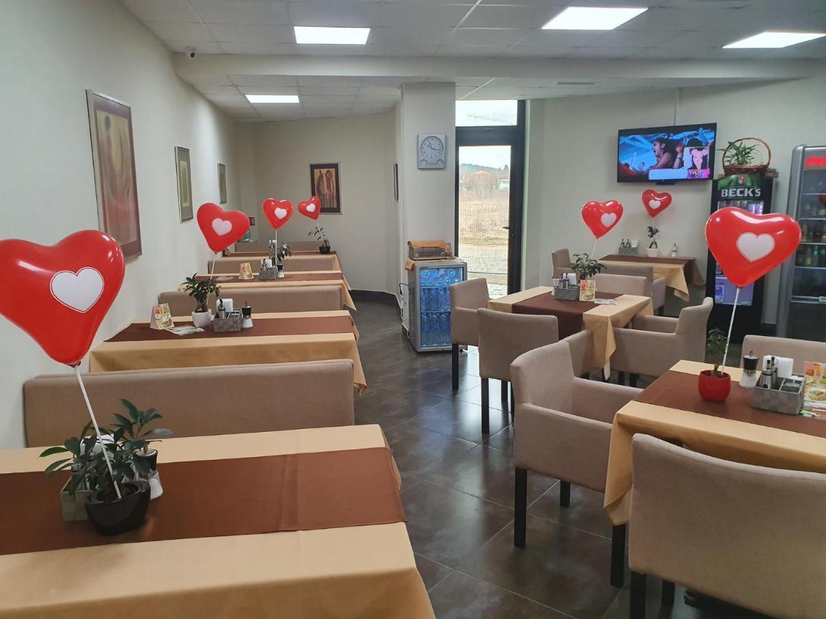 Hotel-Clinic Dr. Gechevi Pavel Banja Exteriör bild